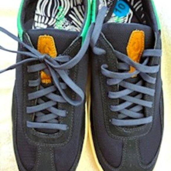Olukai "Punini" navy lace up sneakers with kelly green heel NWOT Men's Size 10 - Picture 1 of 9